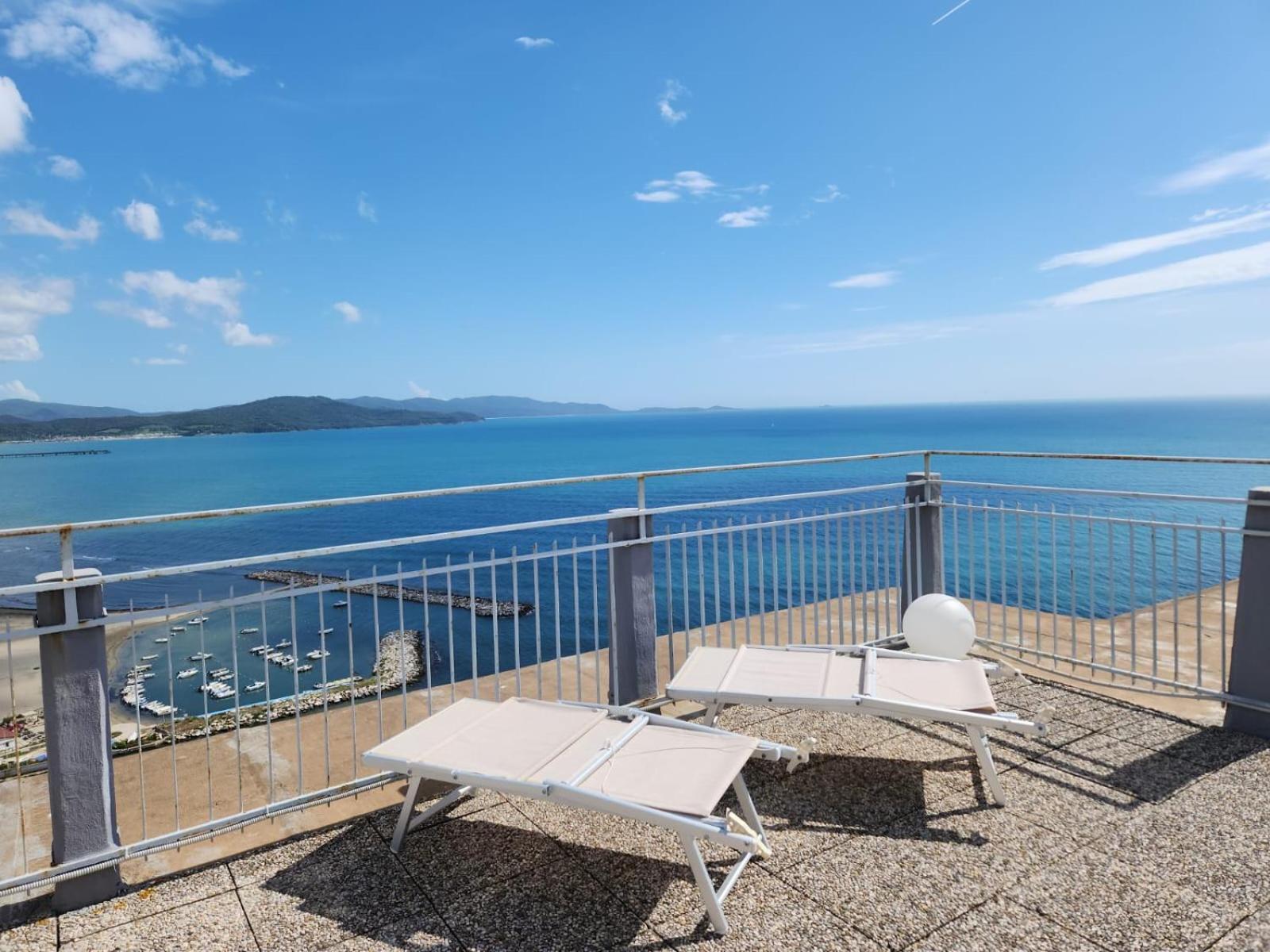 Torre Azzurra - Rooftop Sea View Bed & Breakfast *